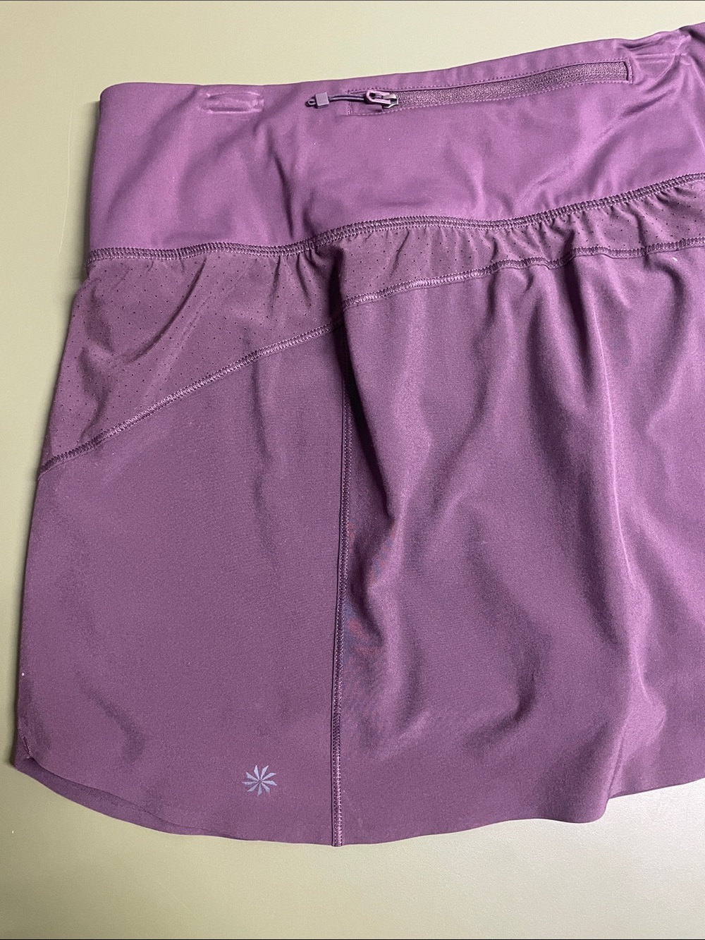 Athleta Run With It skort, size Small